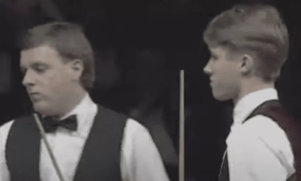 Mike Hallett and Stephen Hendry during the 1990/91 snooker season