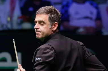 Ronnie O'Sullivan is through to the Xi'an Grand Prix quarter-finals