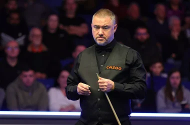 Stephen Hendry will play in the Snooker 900 Crucible Cup