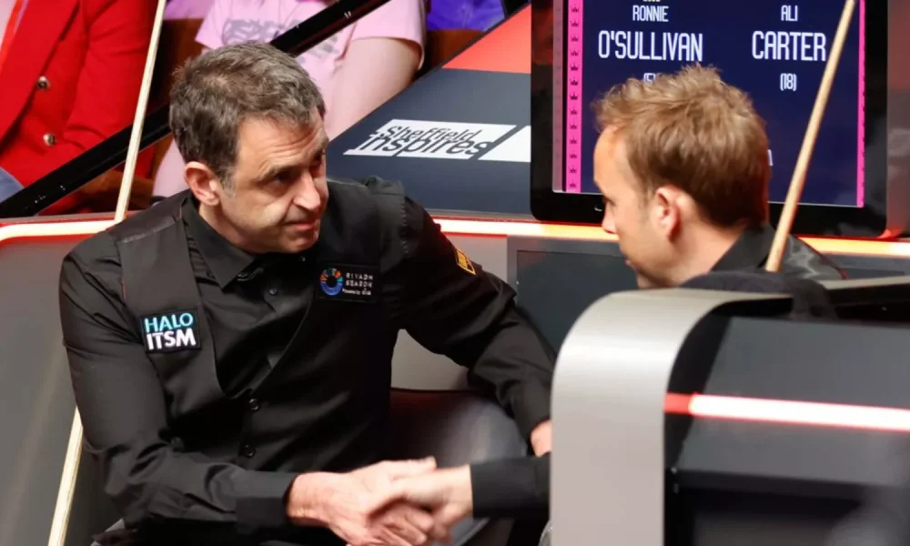 Ronnie O'Sullivan and Ali Carter at the World Snooker Championship