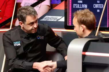 Ronnie O'Sullivan and Ali Carter at the World Snooker Championship