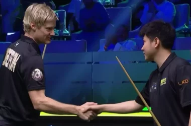 Neil Robertson and Zhao Xintong