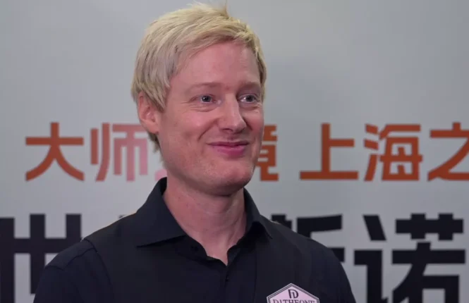 Neil Robertson at the 2026 Shanghai Masters