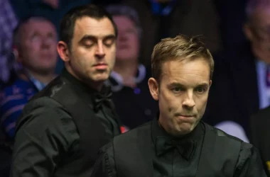 Ronnie O'Sullivan and Ali Carter at the World Snooker Championship